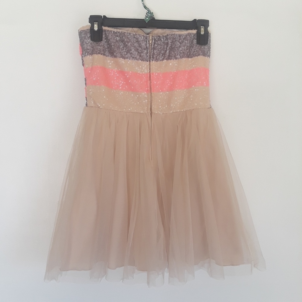 Dress - Picture 2 of 2